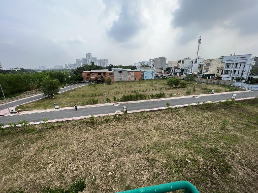 Bán đất 70x120m đường 28 Bình Trưng Tây Quận 2 giá 320 tỷ 2