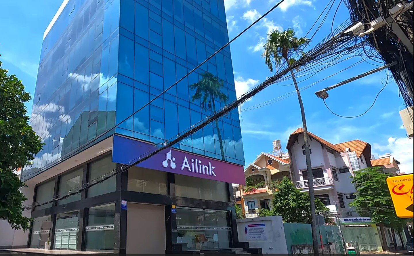 BÁN NHÀ GÓC 2 MẶT TIỀN SỐ 11 NGUYỄN HUY TƯỞNG QUẬN BÌNH THẠNH 1